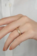 14 Ayar Altın Ortası Sıralı Taşlı Yüzük 518